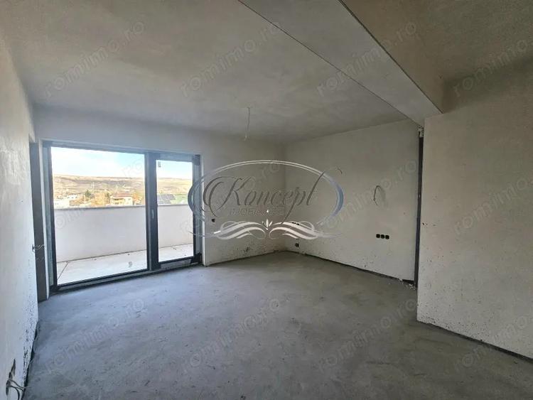 Apartament cu 3 camere semidecomandat în Someșeni