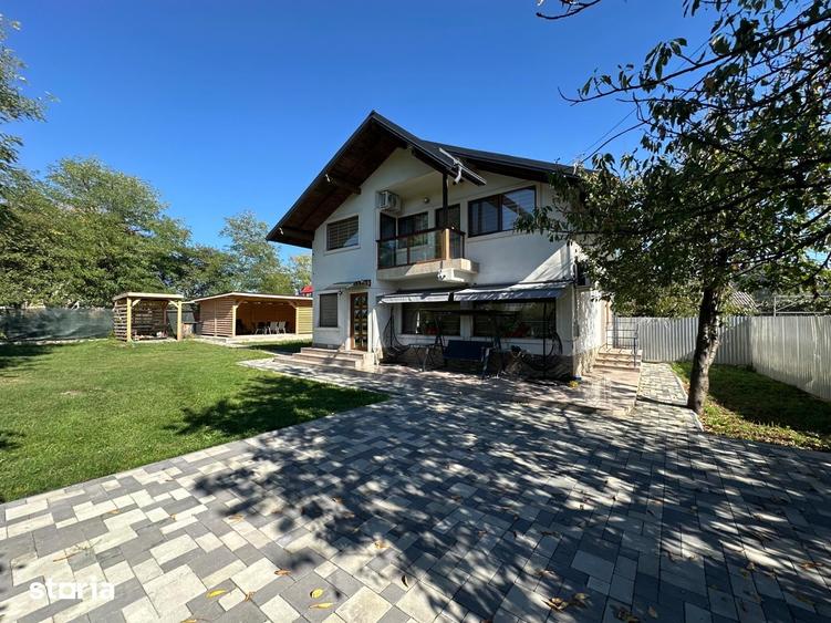 Casă cu 4 camere cu Teren 600 Mp în Central