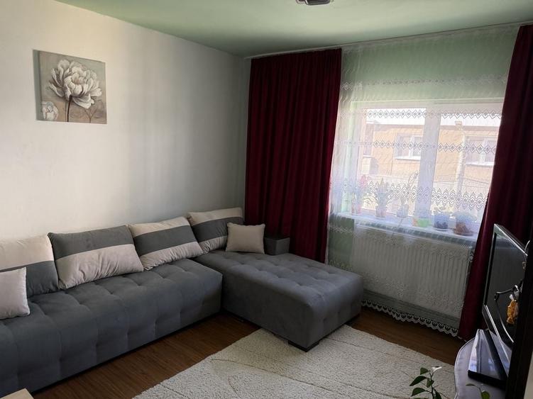 Apartament cu 4 camere în Petros