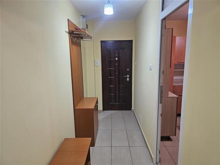 Apartament cu 2 camere decomandat, mobilat în Micro IV