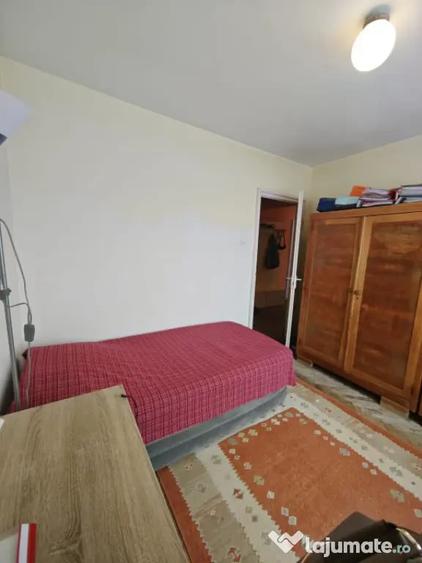 Apartament cu 4 camere decomandat în Săsar