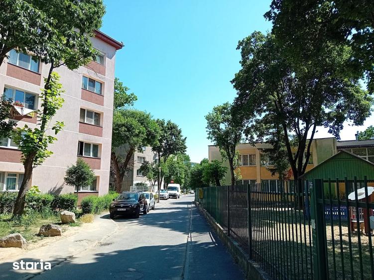 Apartament cu 3 camere decomandat în Șagului