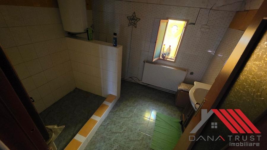 Casă individuală cu 4 camere cu Canalizare în Exterior Sud