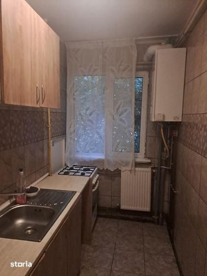 De inchiriat apartament cu 3camere - 4