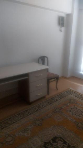 Apartament cu 2 camere decomandat în Văcăresti