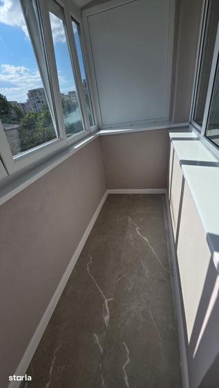 Apartament cu 3 camere semidecomandat în Tei