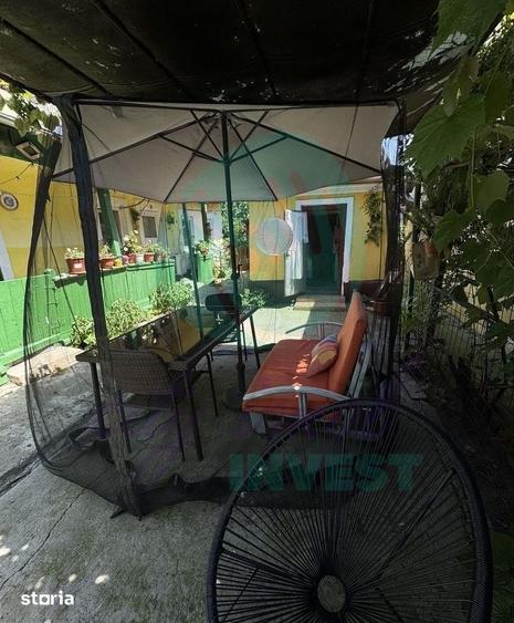 Casă cu 6 camere cu Teren 344 Mp în Văcăresti