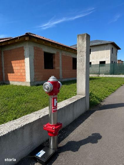 Casă cu 4 camere în Stupini