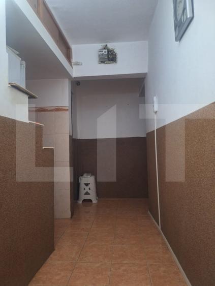 Apartament cu 3 camere semidecomandat, mobilat în Lugoj