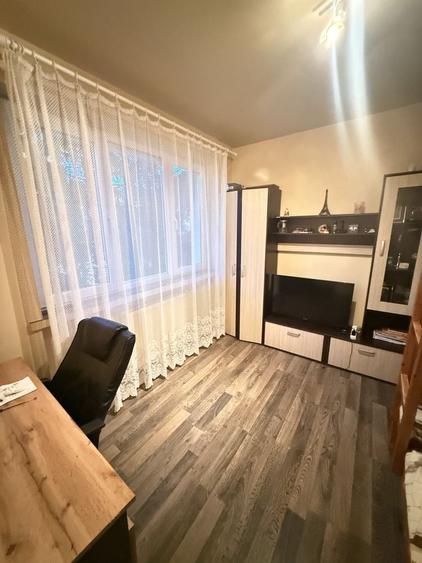 Apartament cu 3 camere decomandat în Săsar