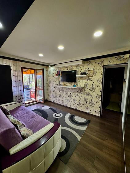 Apartament cu 2 camere semidecomandat în Micro 15