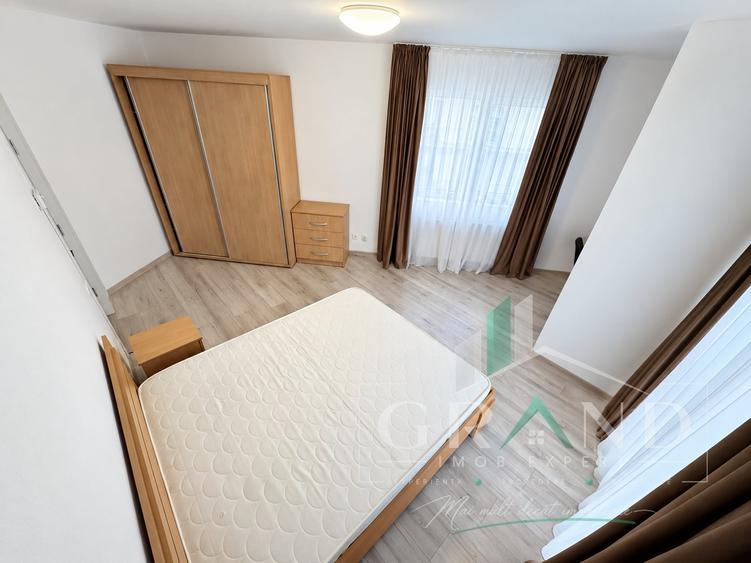 Apartament cu 3 camere semidecomandat, mobilat în Iris