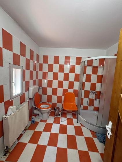 Casă individuală cu 3 camere cu Teren 3000 Mp în Exterior Est
