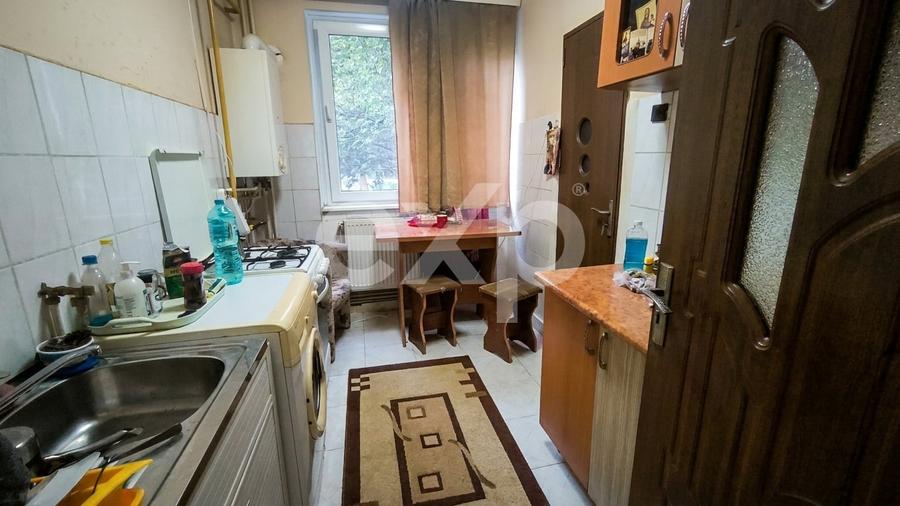 Apartament cu 3 camere semidecomandat în Negru Vodă