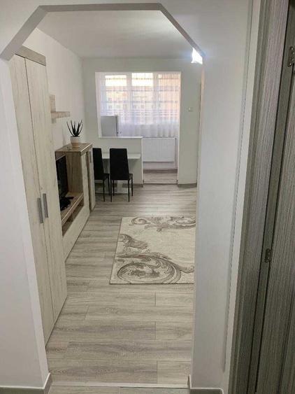 Garsonieră decomandată în Central