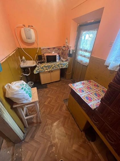 Casă cu 3 camere în Bunești