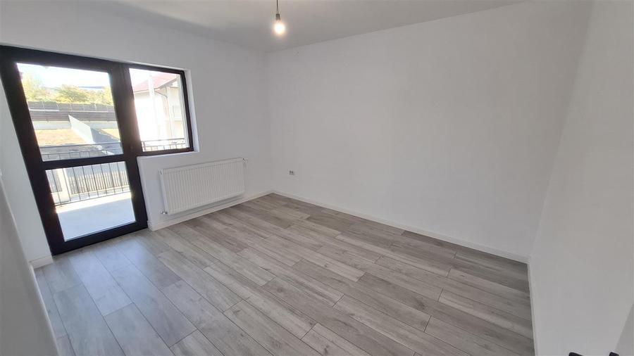 Duplex cu 4 camere cu Canalizare în Valea Lupului