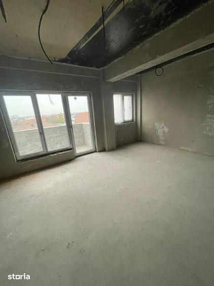Apartament cu 3 camere decomandat în Cârcea