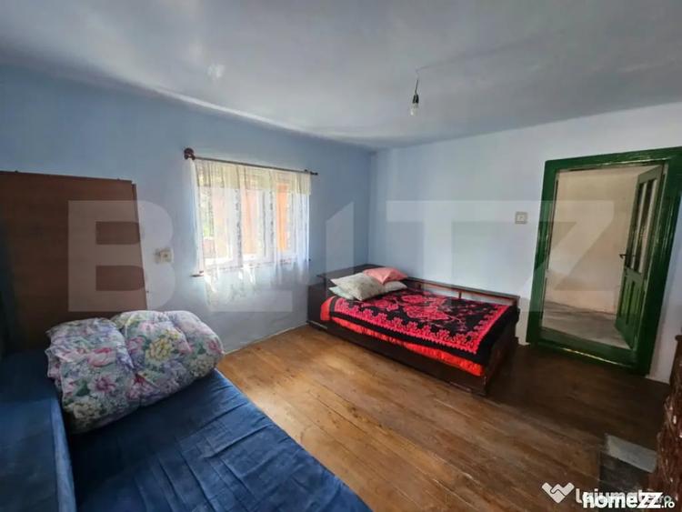 Casă cu 3 camere cu Teren 2800 Mp în Întregalde