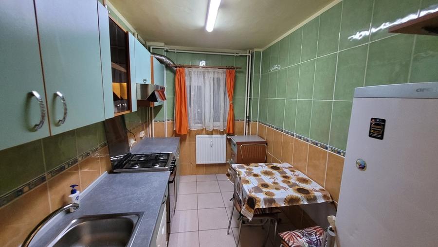 Apartament cu 2 camere decomandat în Lacul Tei