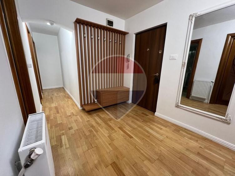 Apartament cu 2 camere decomandat, mobilat în Central