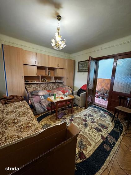 Casă cu 5 camere cu Teren 496 Mp în Sud