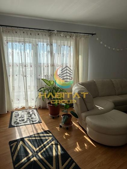Apartament cu 3 camere semidecomandat, mobilat în Central