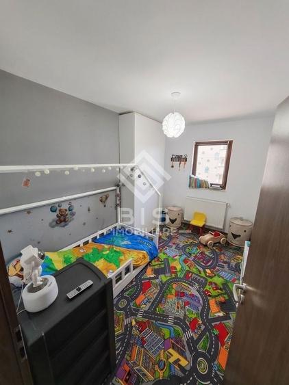 Apartament cu 3 camere decomandat în Sud