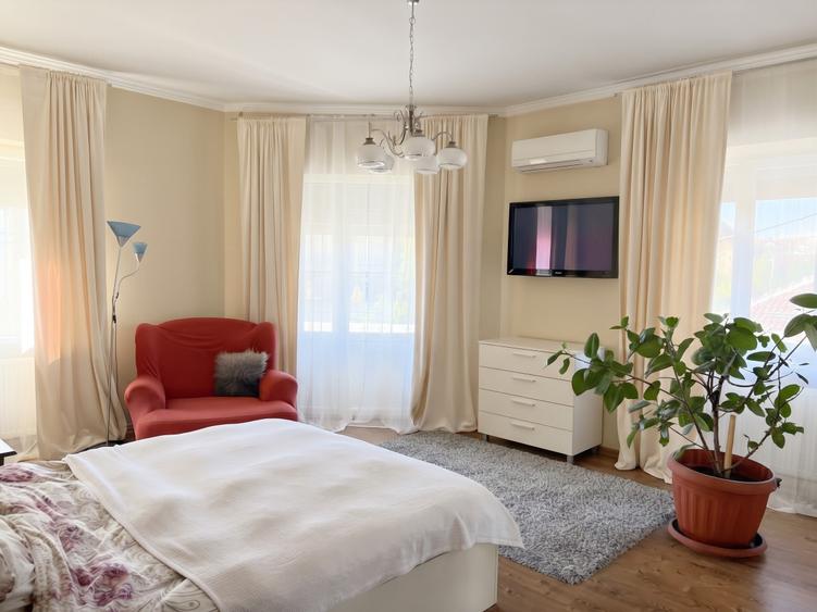 Casă cu 4 camere cu Teren 120 Mp în Traian