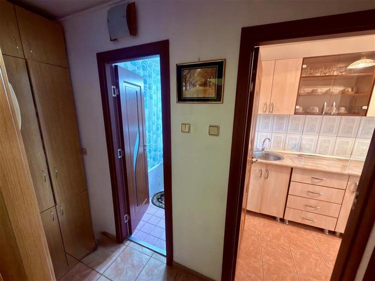 Garsonieră decomandată în Nicolina