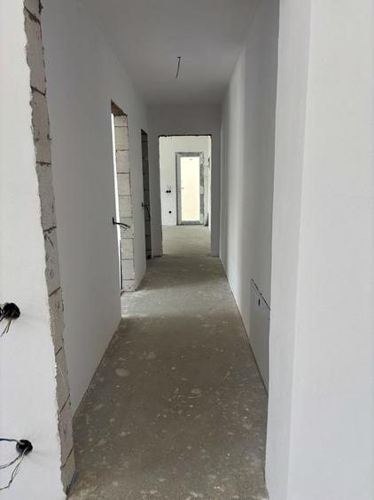 Apartament cu 3 camere decomandat în Lazaret
