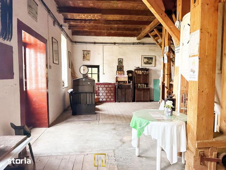 Casă cu 5 camere cu Teren 23861 Mp în Iratoșu