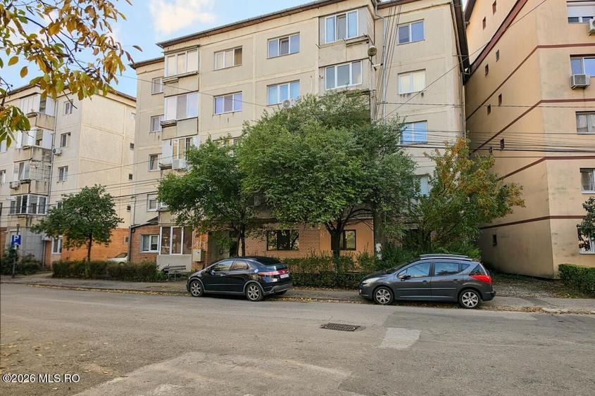 Apartament cu 2 camere decomandat, mobilat în Aradului