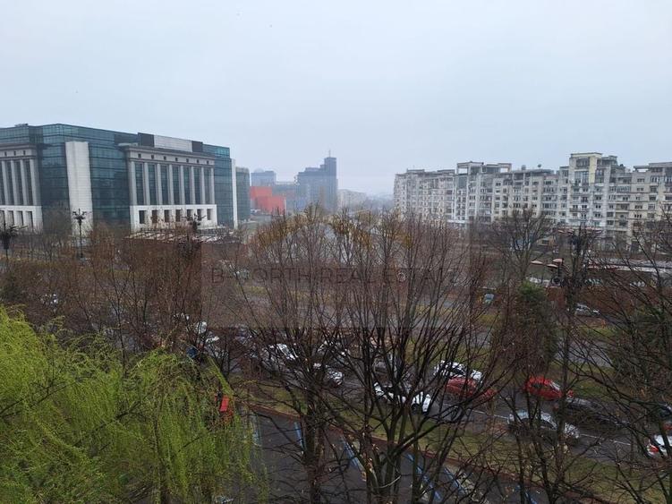 Apartament 2 camere de închiriat | Bulevardul Unirii | Vedere la fântâni |Metrou - 8