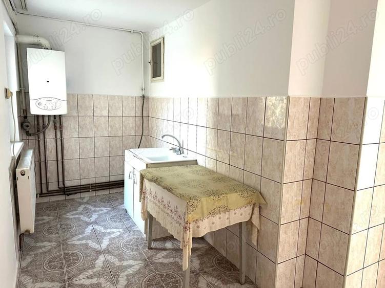 Garsonieră decomandată în Central