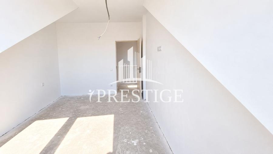 Apartament cu 3 camere decomandat în Turnișor