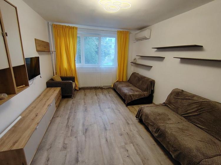 Apartament cu 2 camere decomandat în Apărătorii Patriei