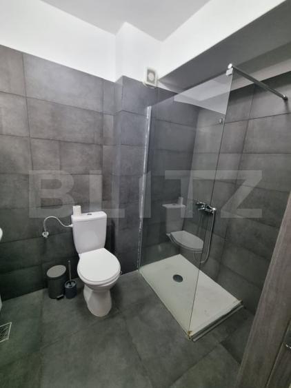 Apartament cu 3 camere semidecomandat în Dâmbul Rotund