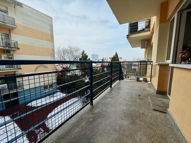 Apartament cu 2 camere semidecomandat, mobilat în Mărăști