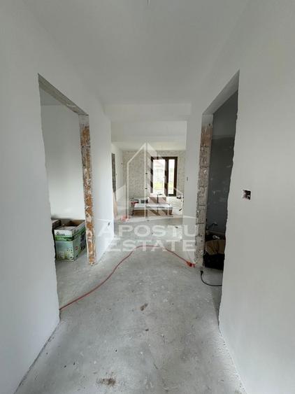 Casă cu 4 camere cu Teren 300 Mp în Central