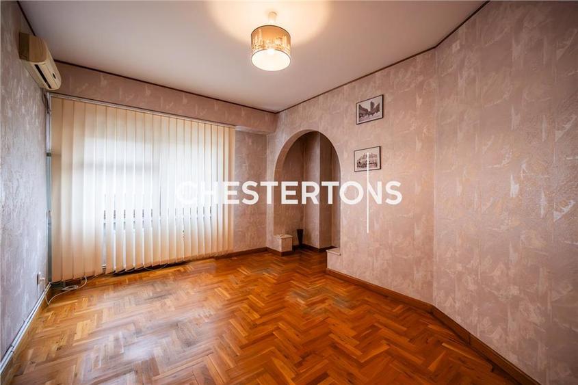Apartament cu 5 camere circular în Calea Victoriei
