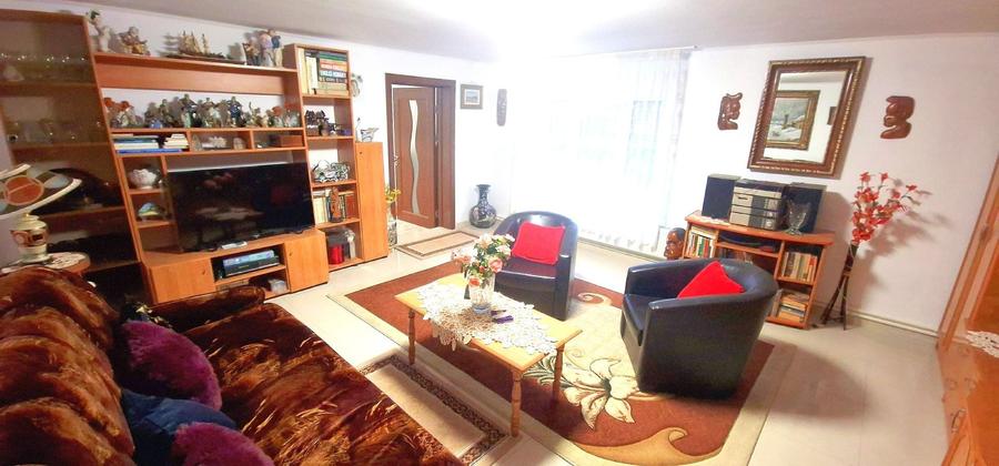 Casă individuală cu 3 camere cu Canalizare în Central