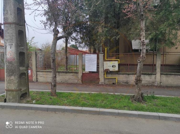 Casă individuală cu 4 camere cu Canalizare în Titulescu