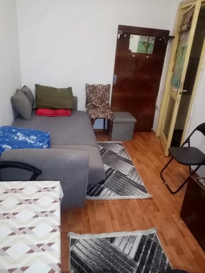 Apartament cu 2 camere semidecomandat în Podu Roș