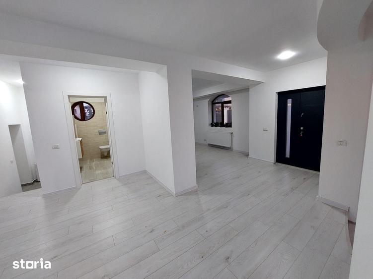Casă cu 6 camere cu Teren 719 Mp în Ghencea