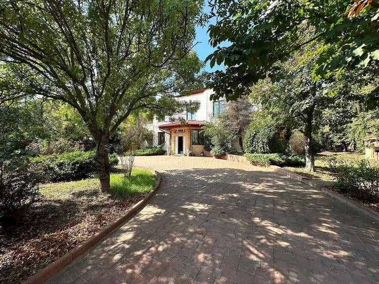 Casă individuală cu 10 camere cu Piscina în Pipera