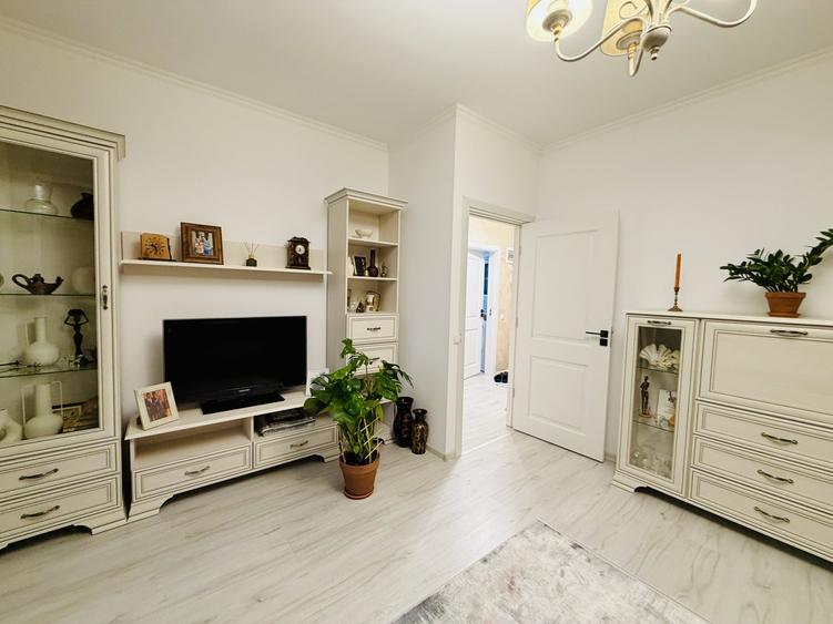 Apartament cu 3 camere decomandat, mobilat în Chiajna