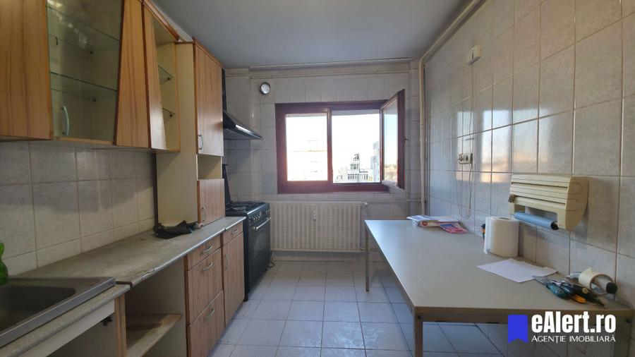 Apartament cu 4 camere în Rahova