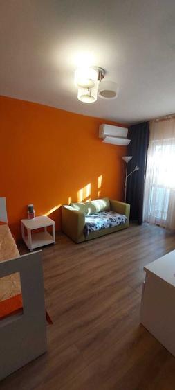 Garsonieră decomandată în Tei