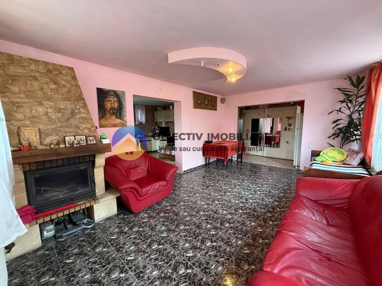 Casă individuală cu 5 camere cu Canalizare în Săvinești
